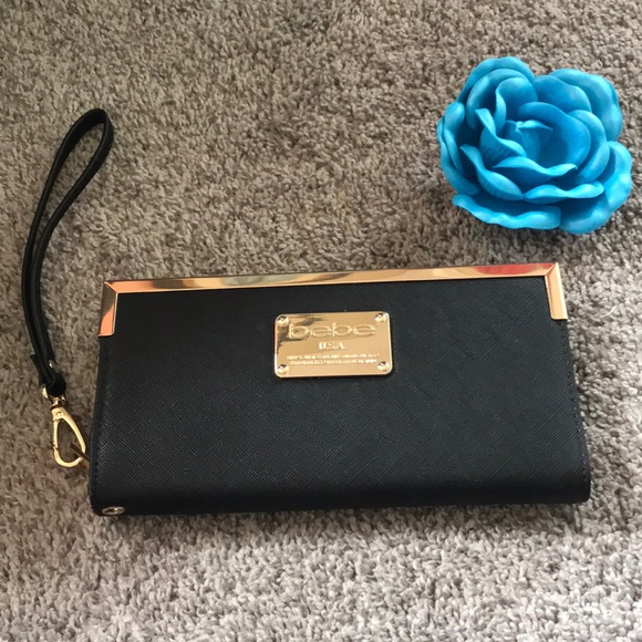 Bebe Sophisticated wristlet - Picture 2 of 7
